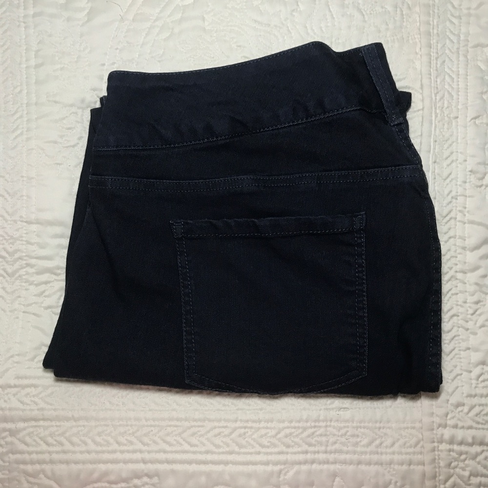 *2 Day Sale!* Torrid Dark Wash Jegging Sz 20 Short